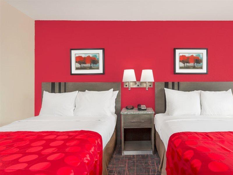 Clarion Pointe - Greensboro Coliseum Area Екстер'єр фото