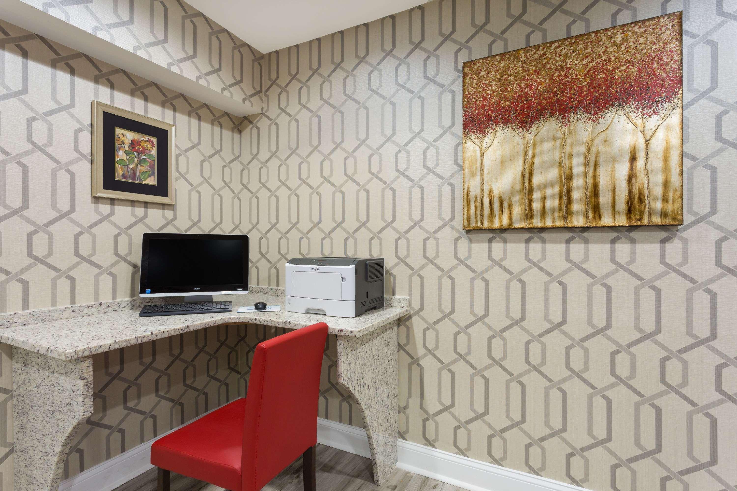 Clarion Pointe - Greensboro Coliseum Area Екстер'єр фото