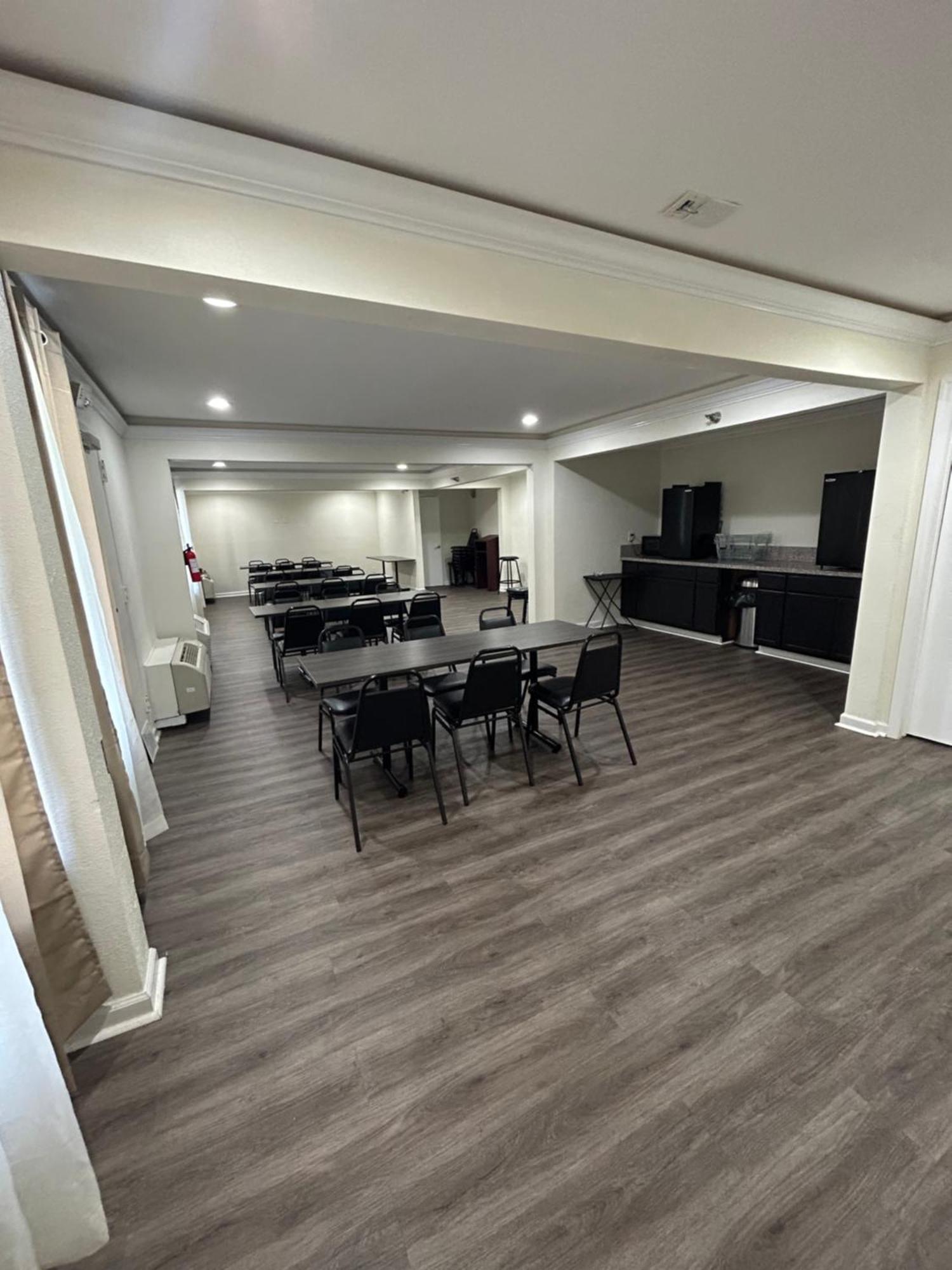 Clarion Pointe - Greensboro Coliseum Area Екстер'єр фото