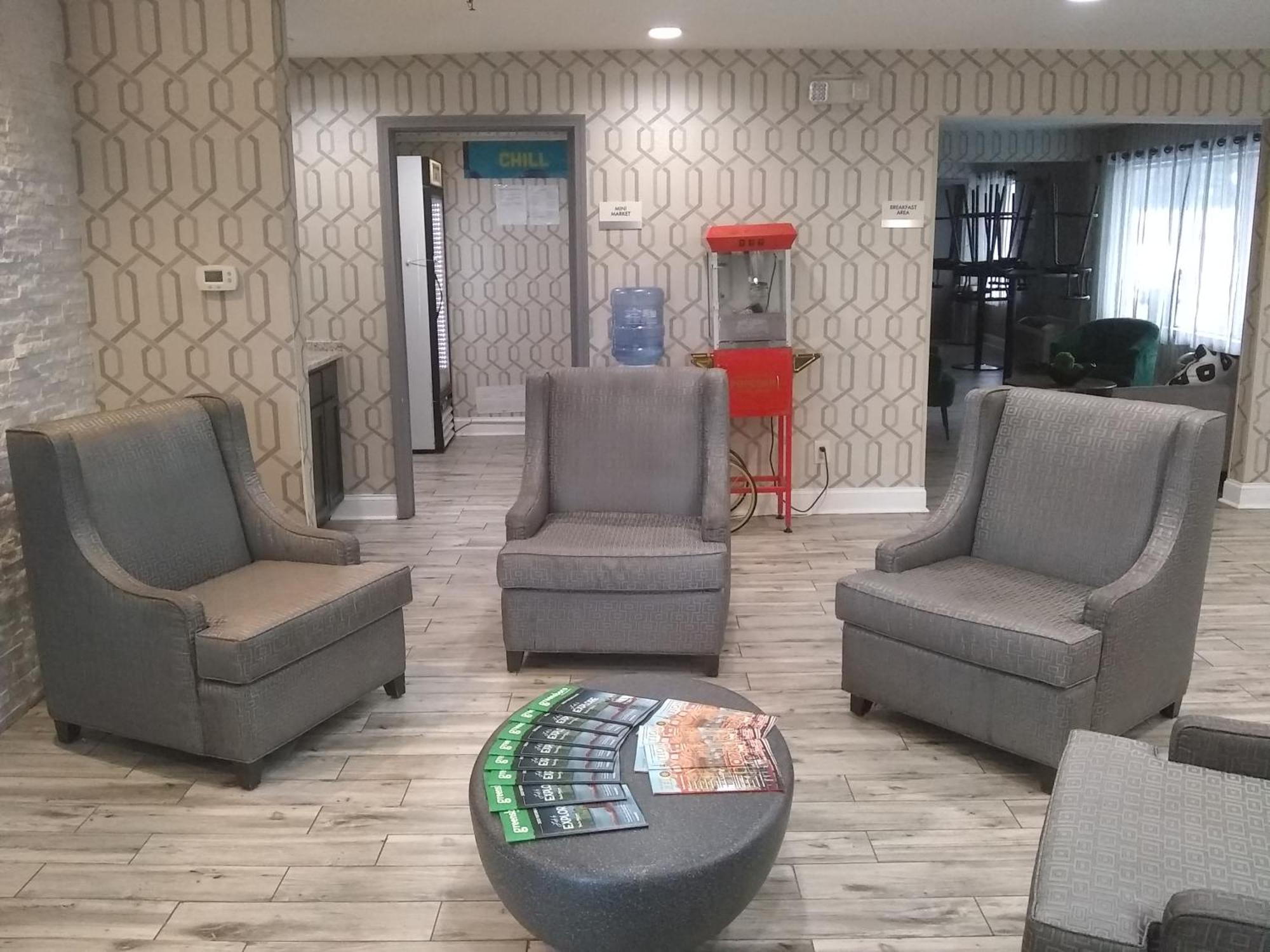 Clarion Pointe - Greensboro Coliseum Area Екстер'єр фото