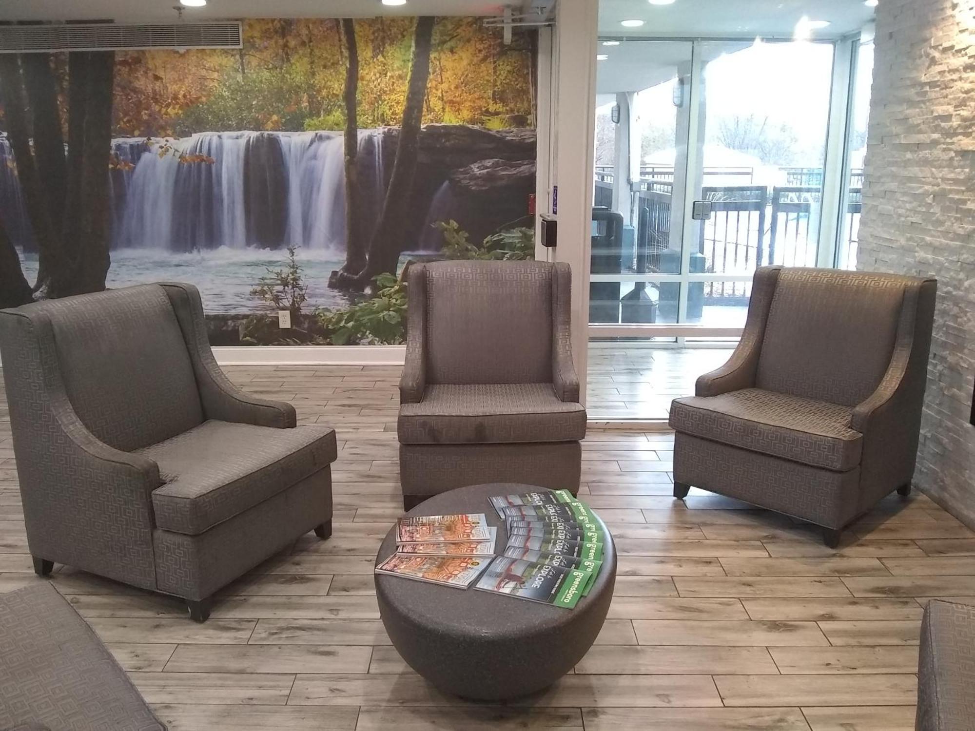 Clarion Pointe - Greensboro Coliseum Area Екстер'єр фото