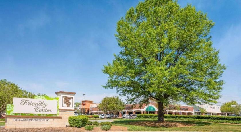 Clarion Pointe - Greensboro Coliseum Area Екстер'єр фото
