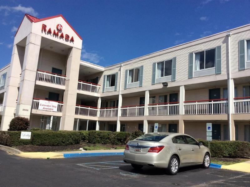 Clarion Pointe - Greensboro Coliseum Area Екстер'єр фото