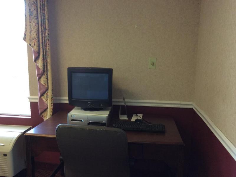 Clarion Pointe - Greensboro Coliseum Area Екстер'єр фото
