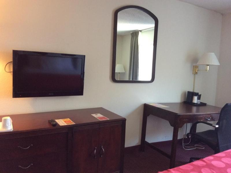 Clarion Pointe - Greensboro Coliseum Area Екстер'єр фото