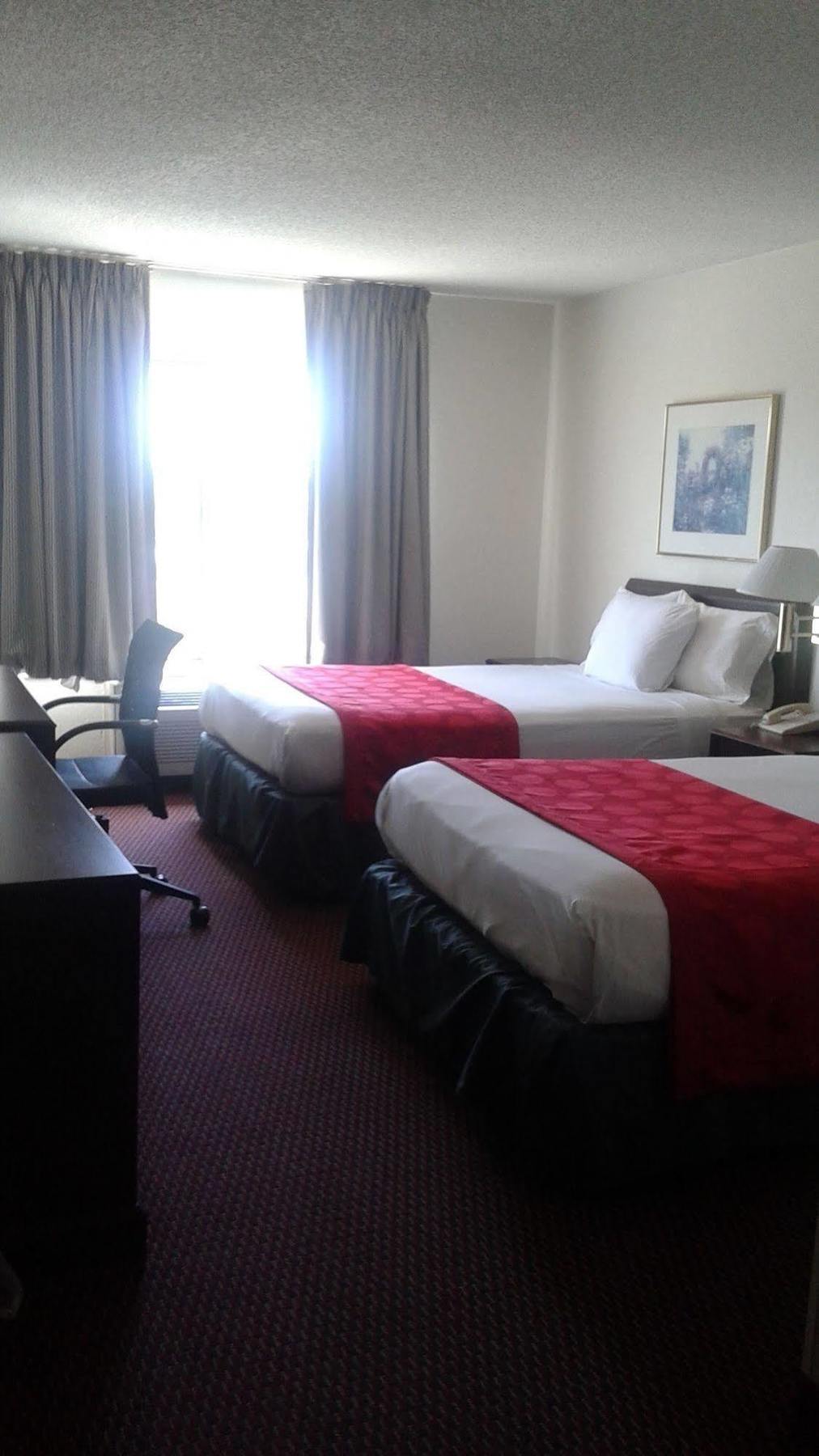 Clarion Pointe - Greensboro Coliseum Area Екстер'єр фото